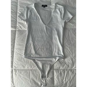 EXPRESS WHITE SHORT SLEEVE BODYSUIT